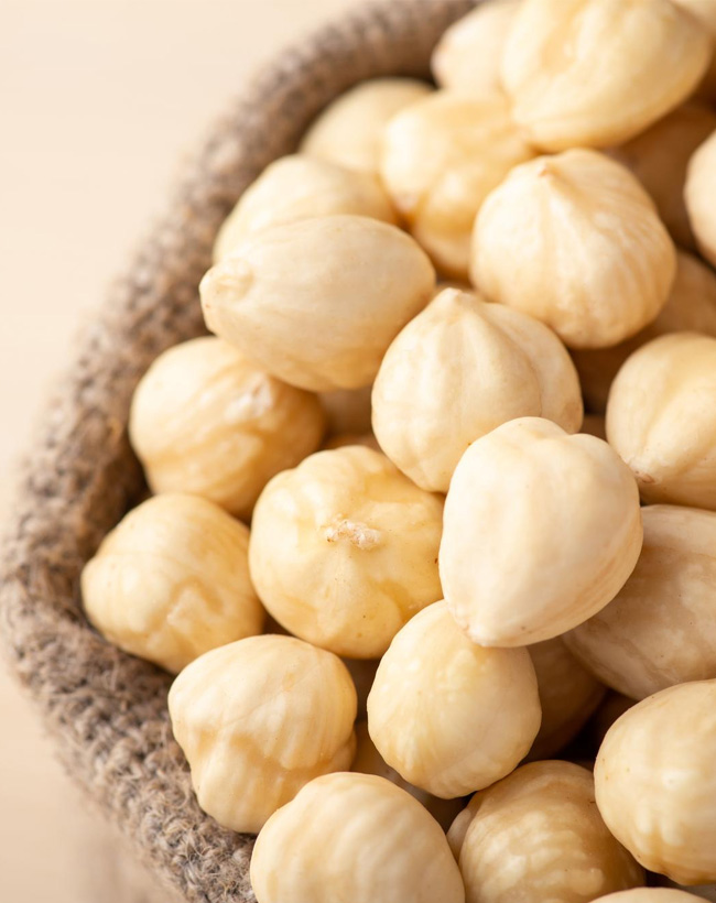 Whole Roasted Hazelnuts